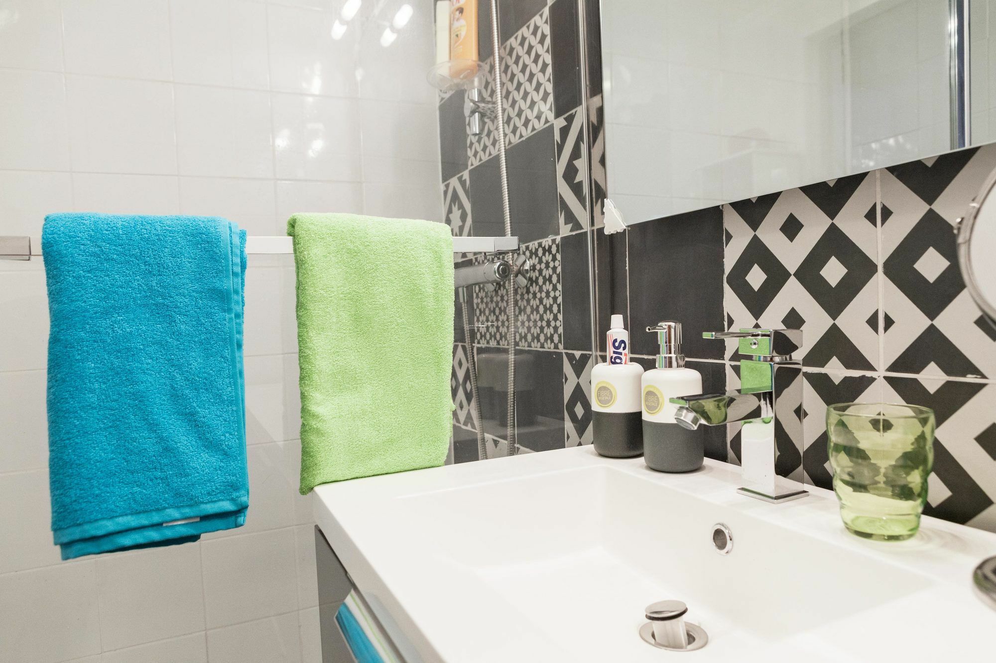 Ferienwohnung FREE Parking - Self Checkin - WIFI - Panoramique Terrasse - DUPLEX SAINT JEAN - SUPERBORDEAUX Exterior foto